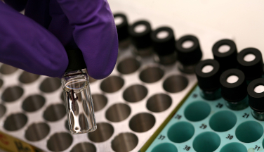 Measuring Lubricant Cleanliness with Particle Counting Test Tube